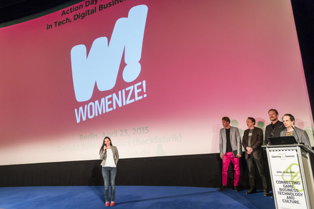 20150421_OpeningSummit_IGWB_081 Photo of founder Ruth Lemmen holding the opening speech at Womenize! 2015