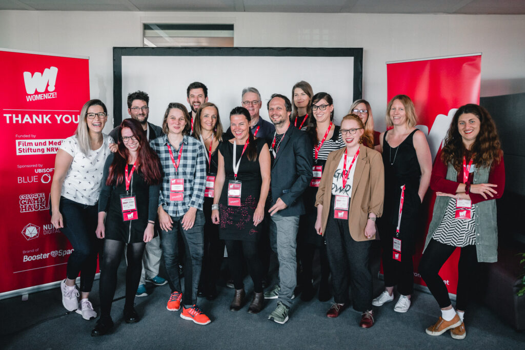 WOMENIZE_181013_CologneGamehaus-152 Group photo of the speakers and team members at Womenize! Cologne 2019